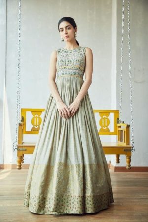 Party Wear Girls Designer Gowns at Rs 1999 in Mumbai | ID: 20311020730