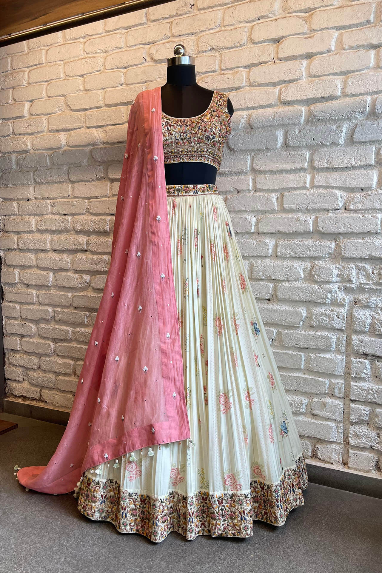 Ruhani lehenga set
